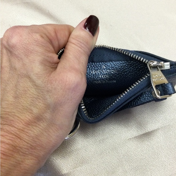 LOUIS VUITTON KEY POUCH - Picture 5 of 6